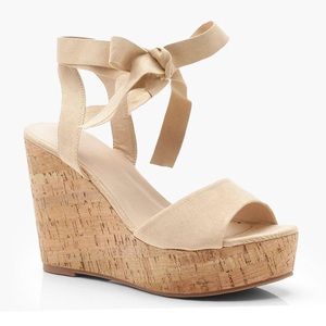 Wrap-up Cork Wedges // NEW IN BOX!!